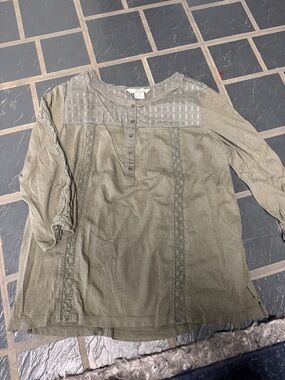 Woven Lace-Trim Long Sleeve Top in Olive Green
